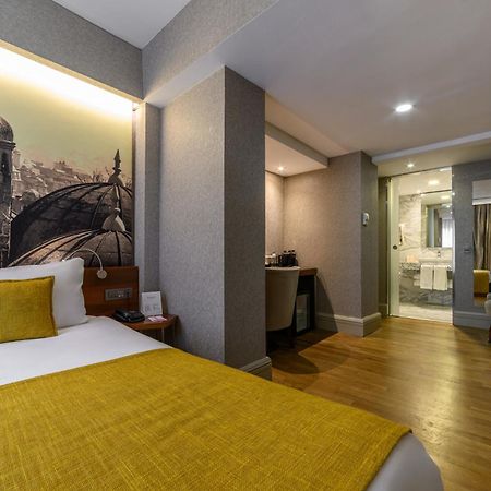 Ramada By Wyndham Istanbul Grand Bazaar Hotel Exterior photo