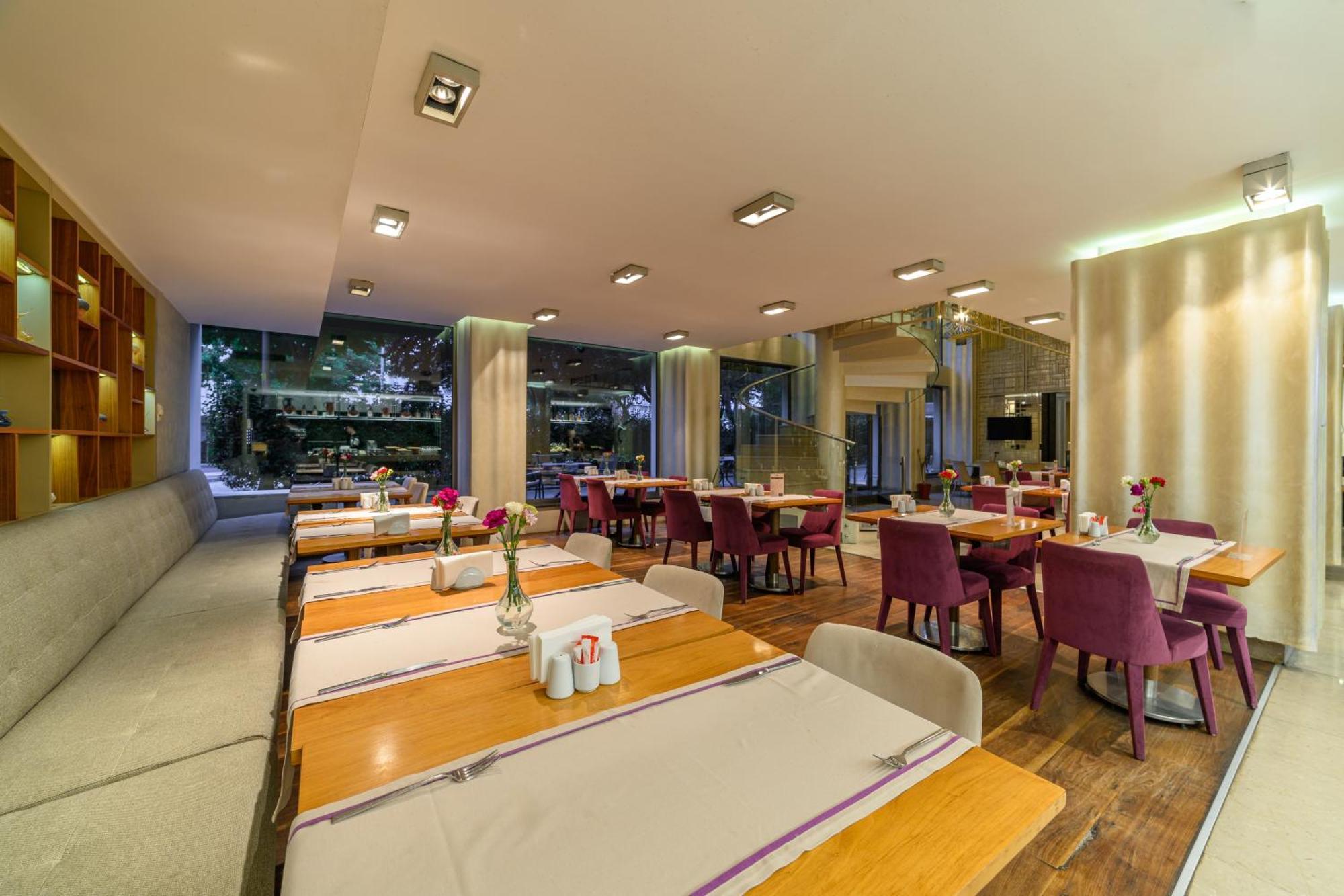 Ramada By Wyndham Istanbul Grand Bazaar Hotel Exterior photo