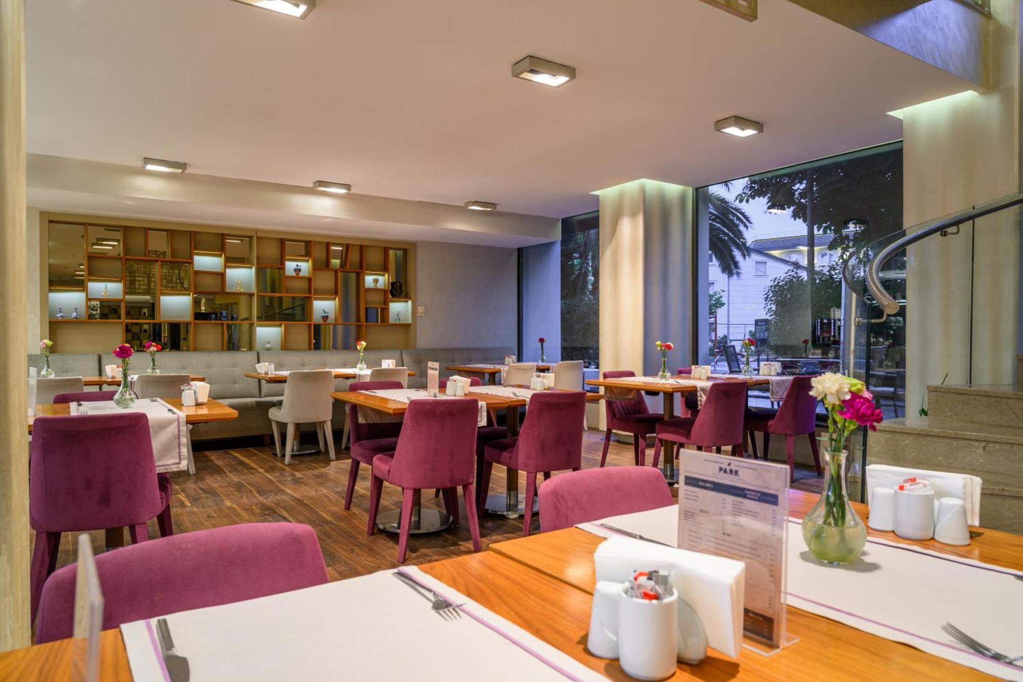 Ramada By Wyndham Istanbul Grand Bazaar Hotel Exterior photo