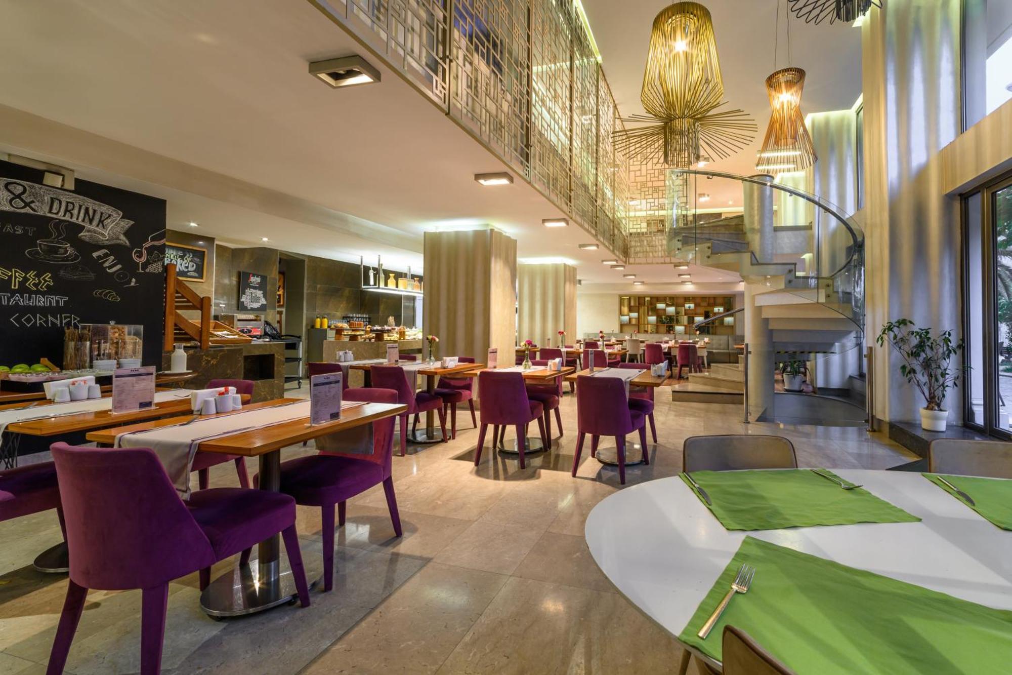 Ramada By Wyndham Istanbul Grand Bazaar Hotel Exterior photo