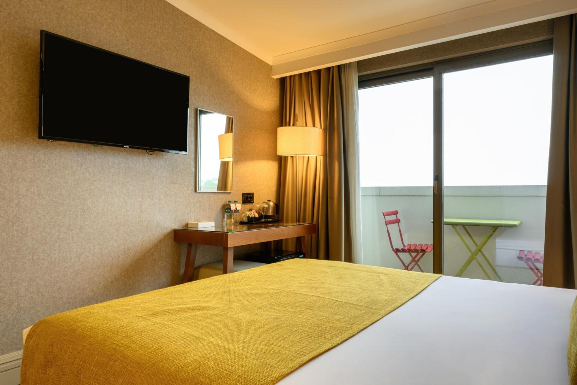 Ramada By Wyndham Istanbul Grand Bazaar Hotel Exterior photo