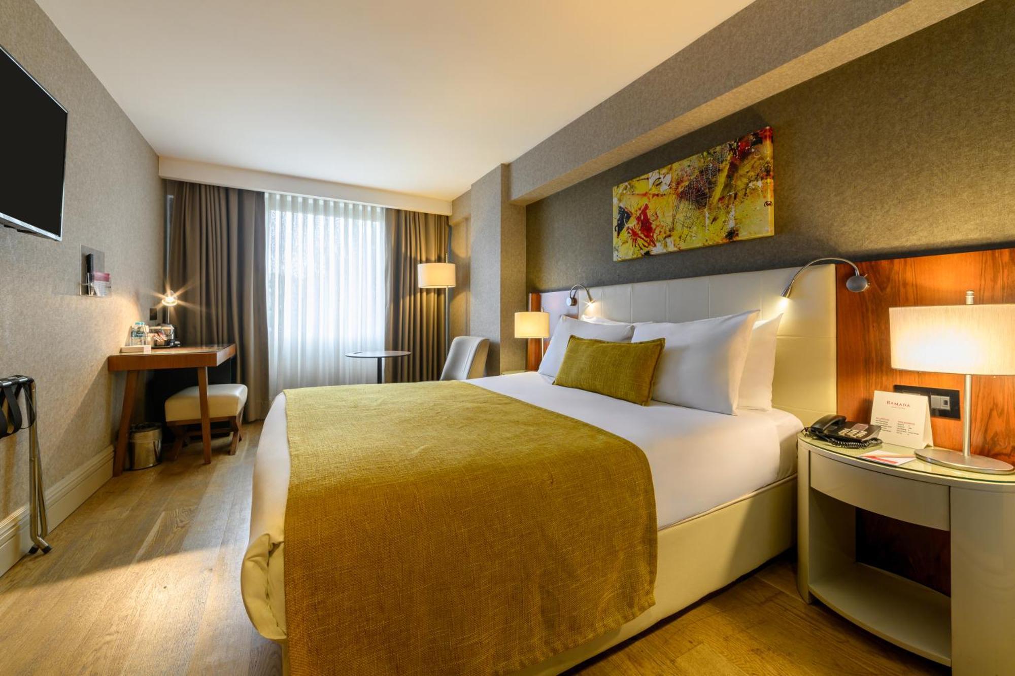 Ramada By Wyndham Istanbul Grand Bazaar Hotel Exterior photo