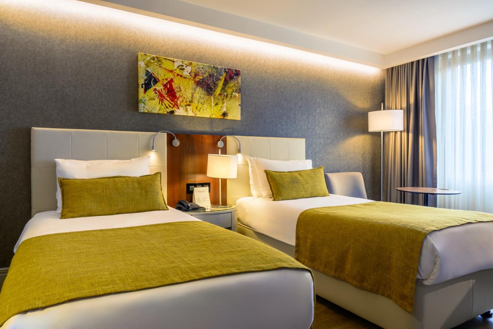 Ramada By Wyndham Istanbul Grand Bazaar Hotel Exterior photo