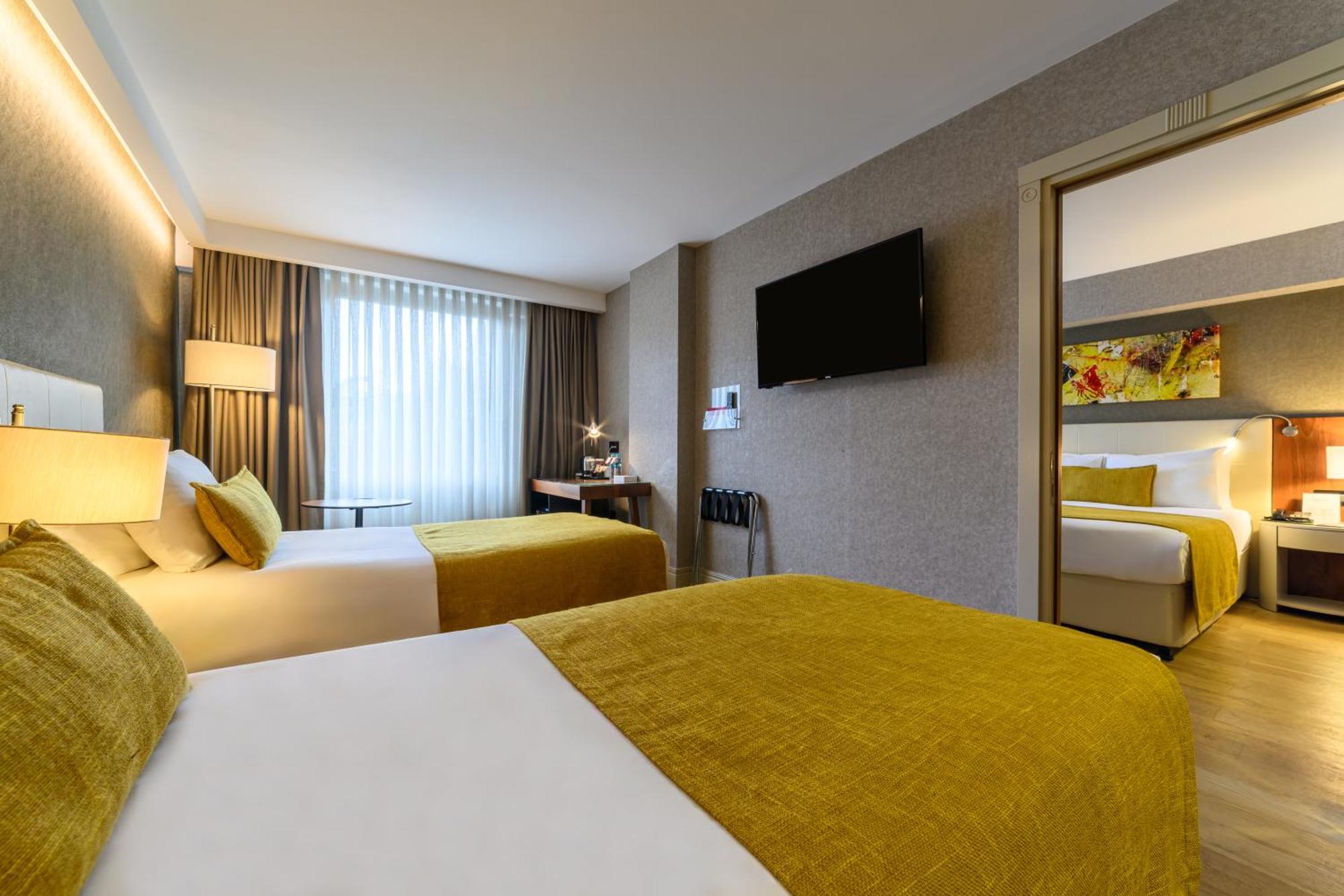 Ramada By Wyndham Istanbul Grand Bazaar Hotel Exterior photo