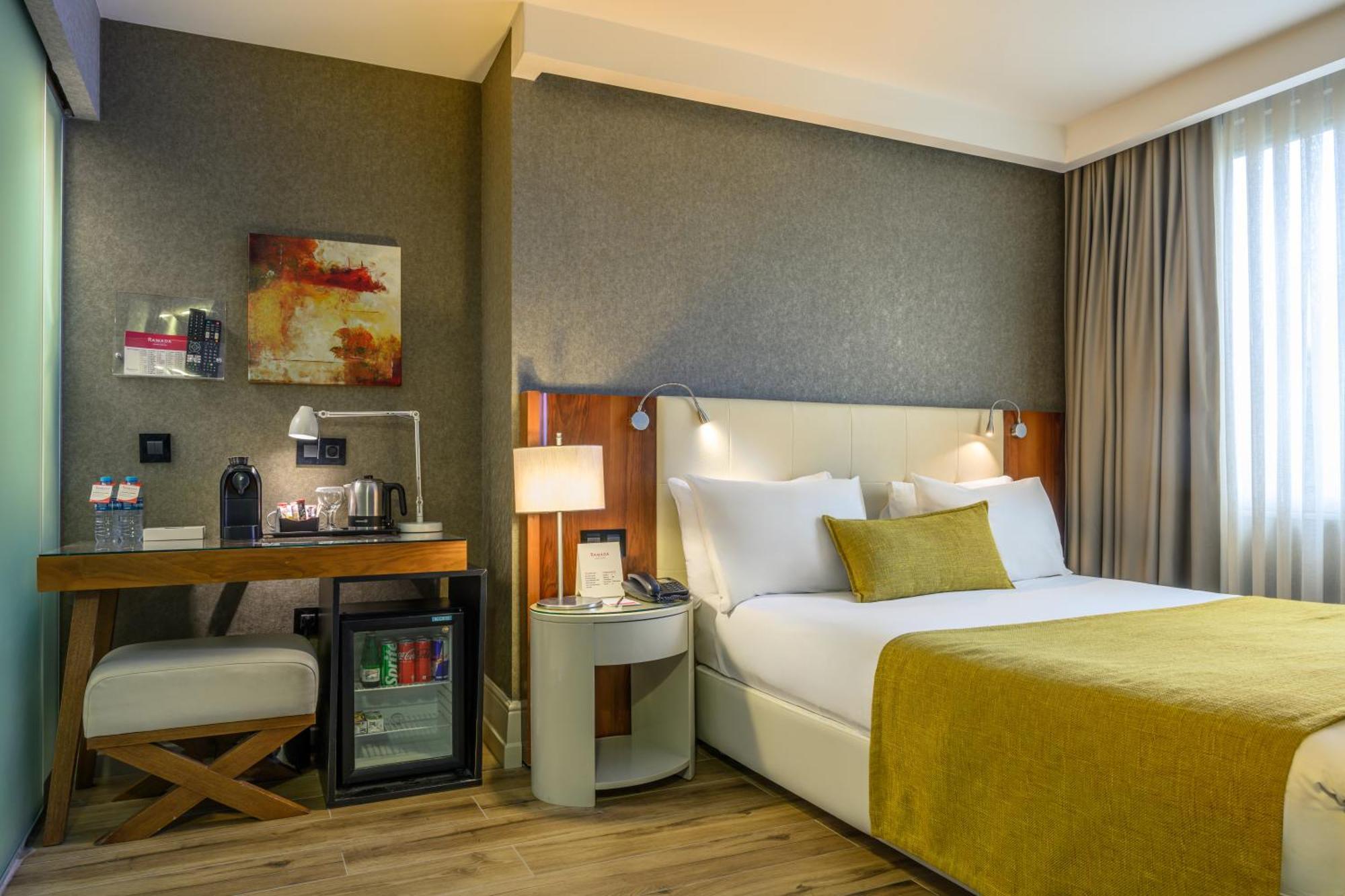 Ramada By Wyndham Istanbul Grand Bazaar Hotel Exterior photo