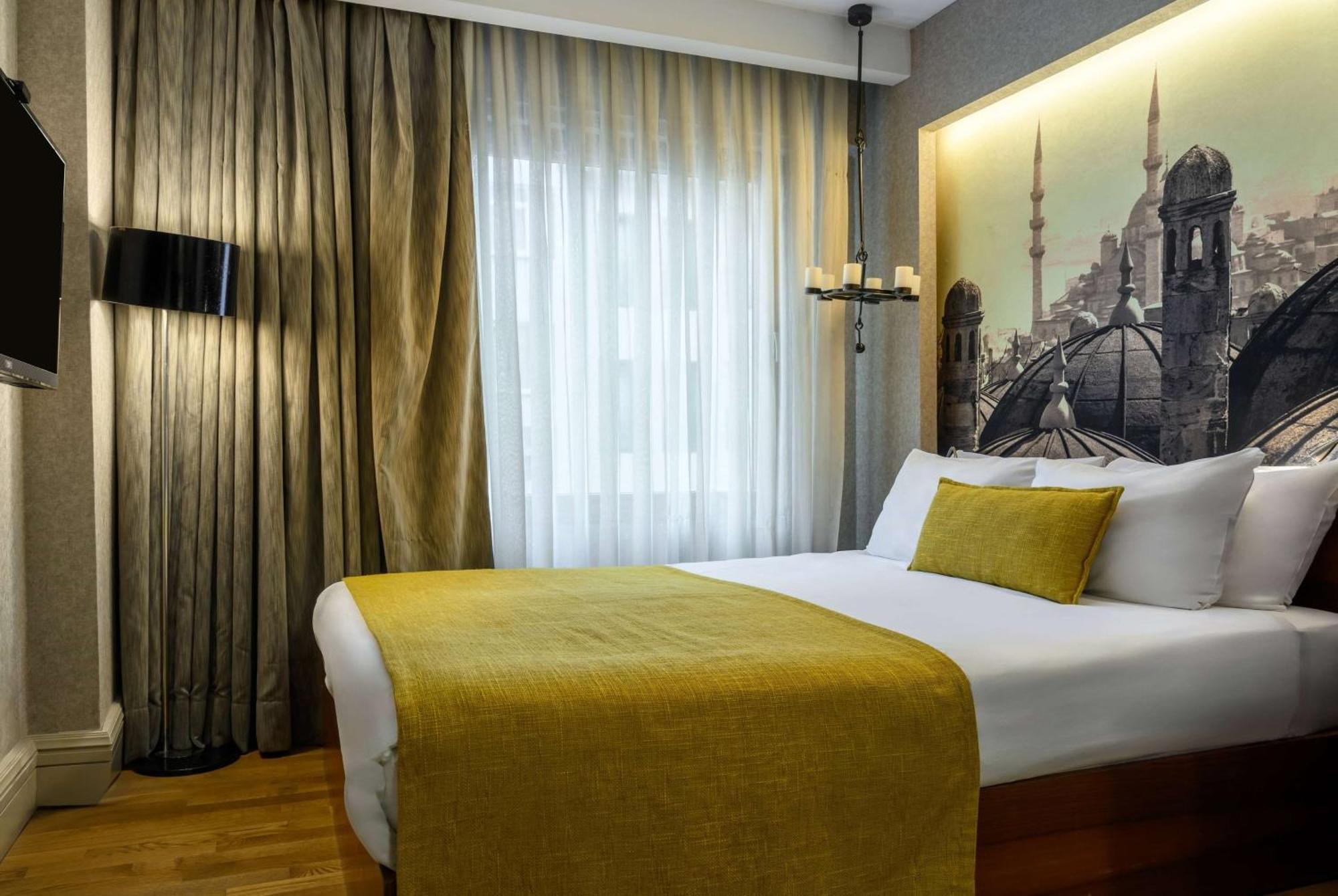 Ramada By Wyndham Istanbul Grand Bazaar Hotel Exterior photo